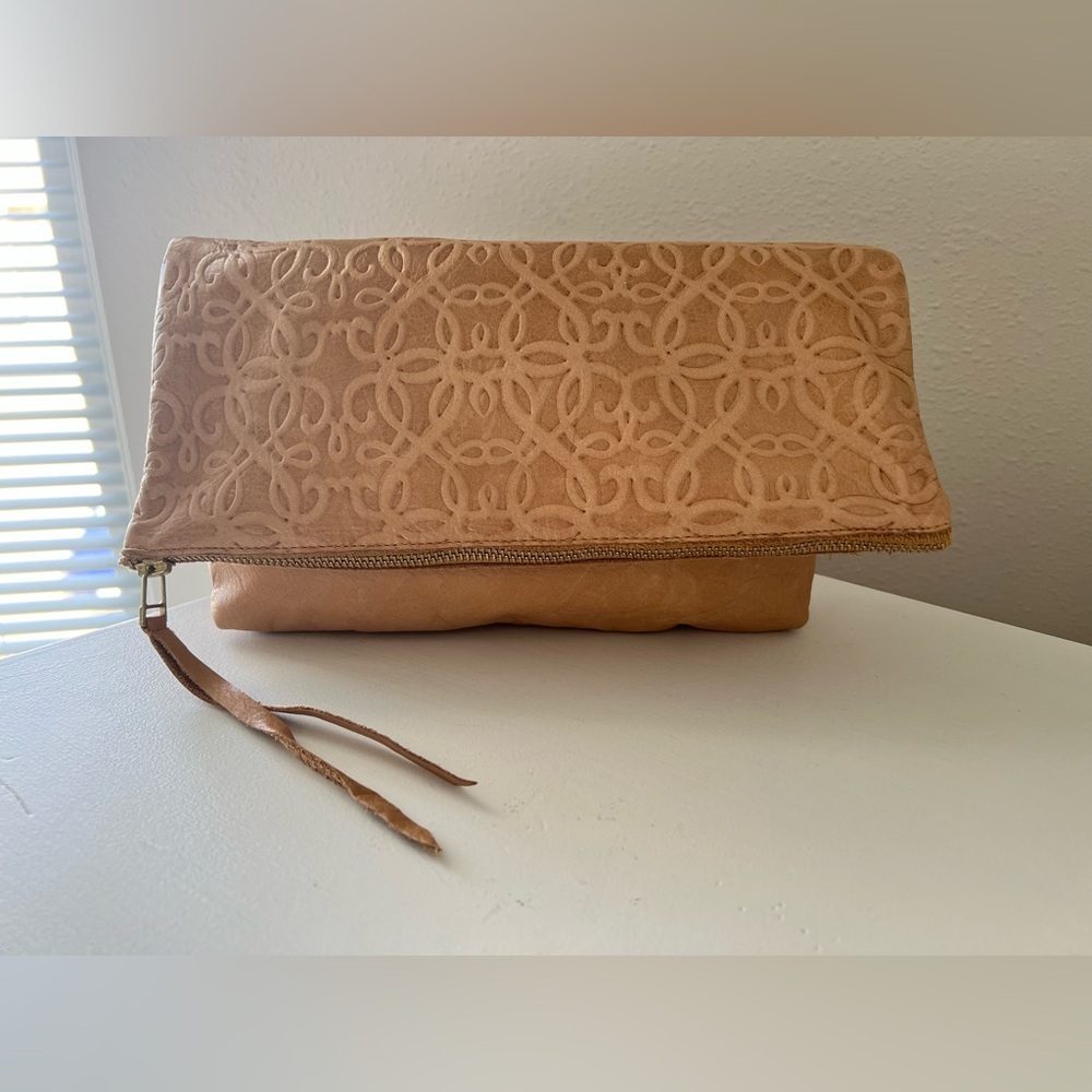 Alex and Ani | Beige Leather Fold Over Clutch | Travel Business Casual